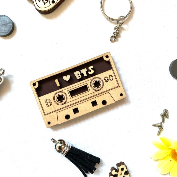 Personalized Wooden 3D Fridge Magnet or Keychain - Picture 4 of 5